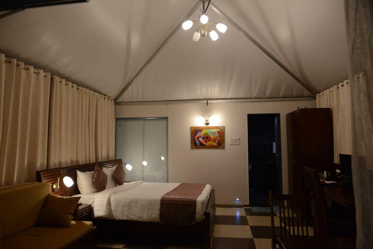 Hotel Sunnys World Pune Exterior foto