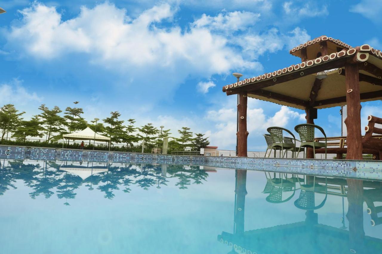 Hotel Sunnys World Pune Exterior foto
