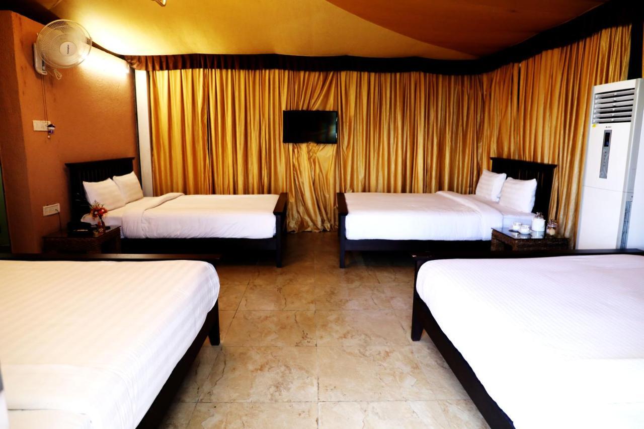 Hotel Sunnys World Pune Exterior foto