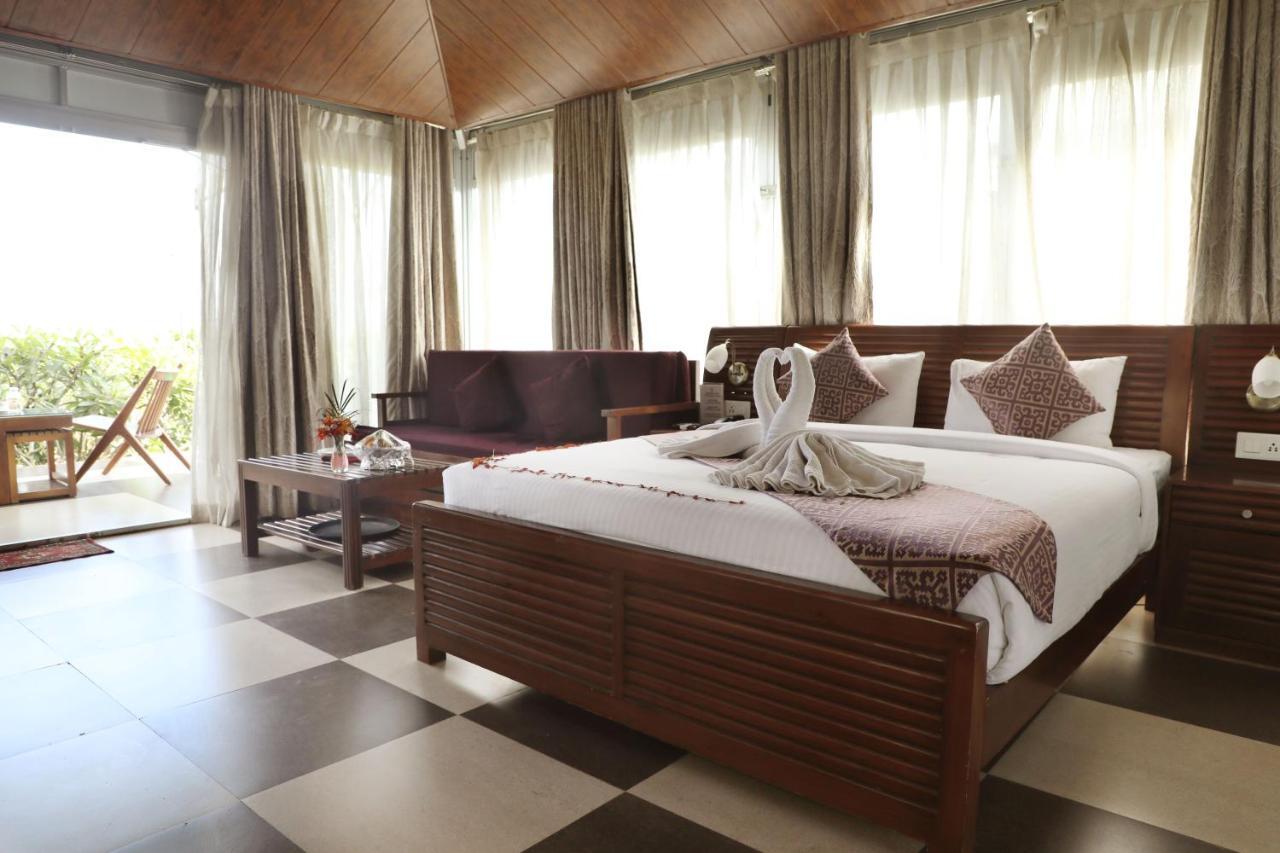 Hotel Sunnys World Pune Exterior foto